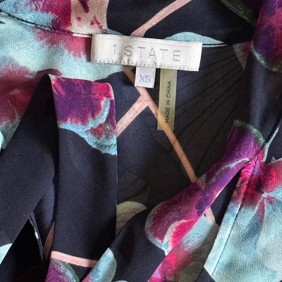 1. State Floral Blouse with Neck Bow XS - Picture 3 of 7